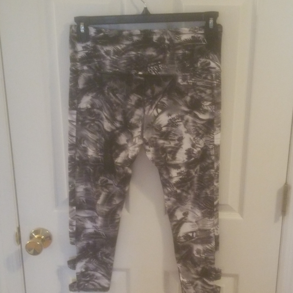 Workout pants - Picture 3 of 3